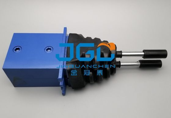 Excavator Hydraulic Spare Part Remote Control Joystick Pilot Handle Valve Controller สําหรับเล็บเครื่องปั่นสองเครื่อง
