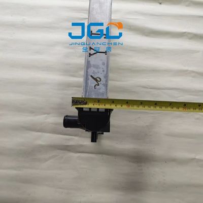 อุปกรณ์เสริมรถขุดขนาดเล็ก E305 อลูมิเนียมถังน้ำหม้อน้ำระบบระบายความร้อนด้วยน้ำ