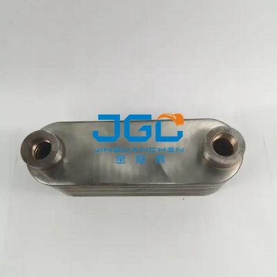 รถขุด EC240 EC290 ชิ้นส่วนเครื่องยนต์ Oil Cooler VOE20450897 20715681 Core
