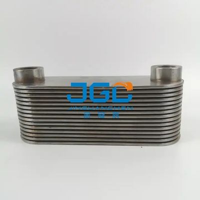 รถขุด EC240 EC290 ชิ้นส่วนเครื่องยนต์ Oil Cooler VOE20450897 20715681 Core