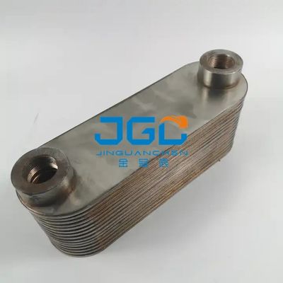 รถขุด EC240 EC290 ชิ้นส่วนเครื่องยนต์ Oil Cooler VOE20450897 20715681 Core