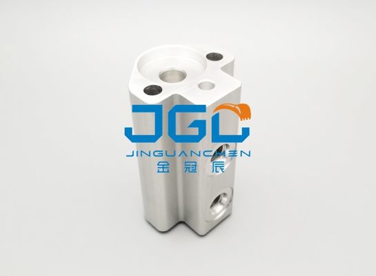 ส่วนประกอบไฮดรอลิกของรถขุด AV280 Arm Holding Valve R225-7 Distribution Valve
