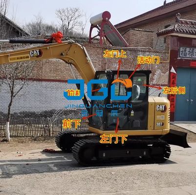 307 309 ผลักและดึงแขนกระจกหน้าต่างของประตูด้านซ้ายก่อนและหลังกระจกบังลมของรถขุด