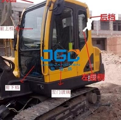 55B 60D Excavator Glass กระจกบังลมหน้าประตูบนและล่างด้านหลังขวา Push Skylight