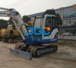 ZE60E-1 80E-1 เครื่องขุดหน้า หลัง ประตูซ้ายและขวา กระจกหน้าลมด้านบนและด้านล่าง