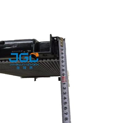 PC40-8 PC50-8 PC35-8 PC30-8 เครื่องเรเดียเตอร์เครื่องขุด 20T-03-81111