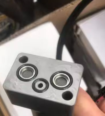 ปั๊มไฮดรอลิก วาล์วโซเลโนอิด 702-21-62200 สําหรับเครื่องขุด ปั๊มไฮดรอลิก PC210-11 PC300-8MO PC490-11