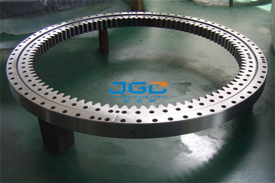 Kobelco Sk200 Sk210 รถขุดตีนตะขาบ Slew Bearing Swing Cross Roller Ring YN40F00026