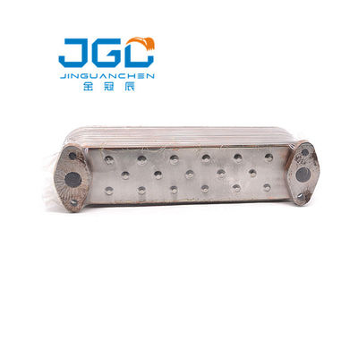 H06C Excavator Oil Cooler Core ชิ้นส่วนเครื่องยนต์ดีเซล Intercooler
